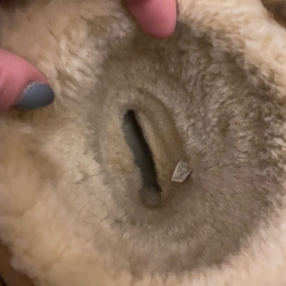 Tall chestnut classic Ugg’s - Picture 5 of 8